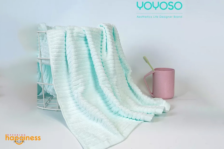 YOYOSO Simple, beautiful and elegant towel - light blue