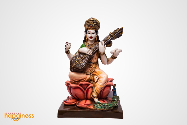 Saraswoti Statue