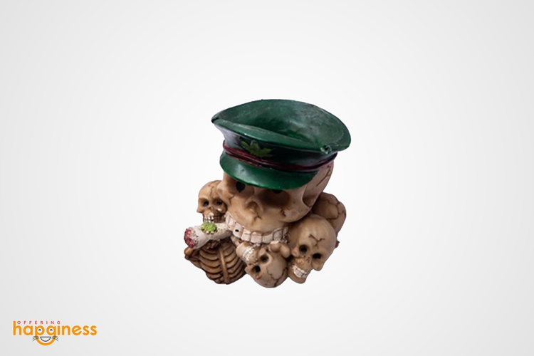 Small Skull Astray