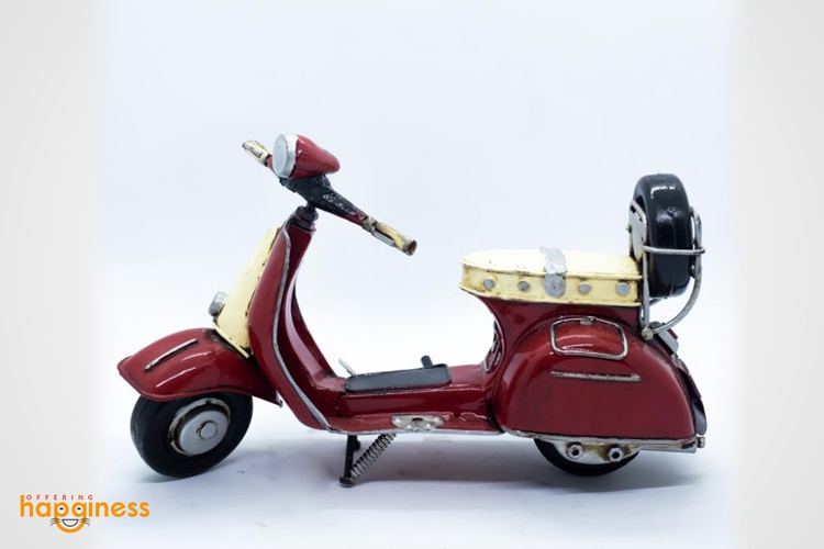 Red Scooty Showpiece