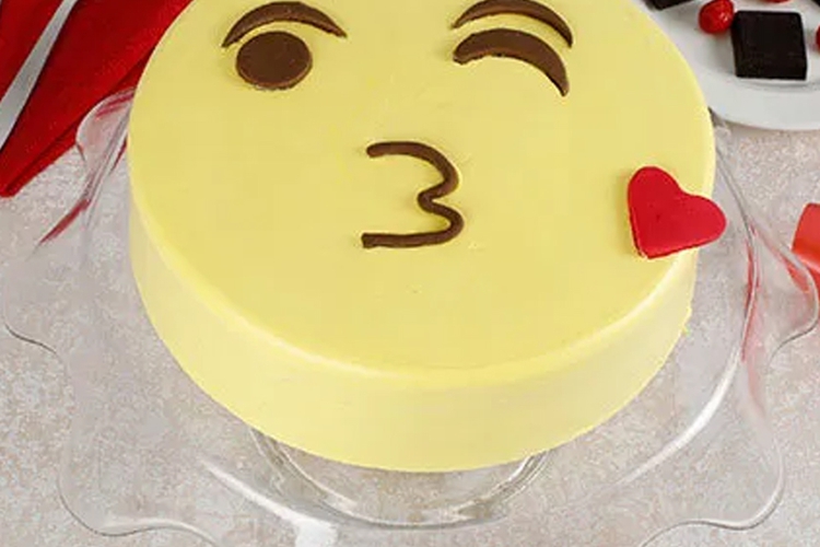 Cute Kiss Emoji Cream Chocolate Cake