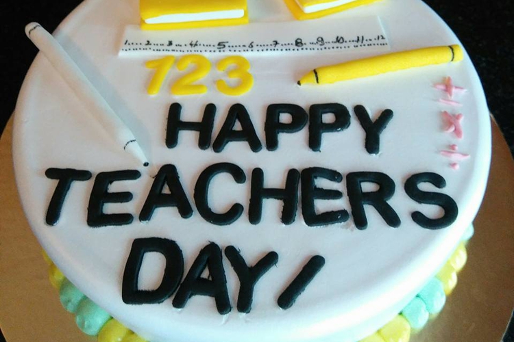 Teacher's Day Designed Cake