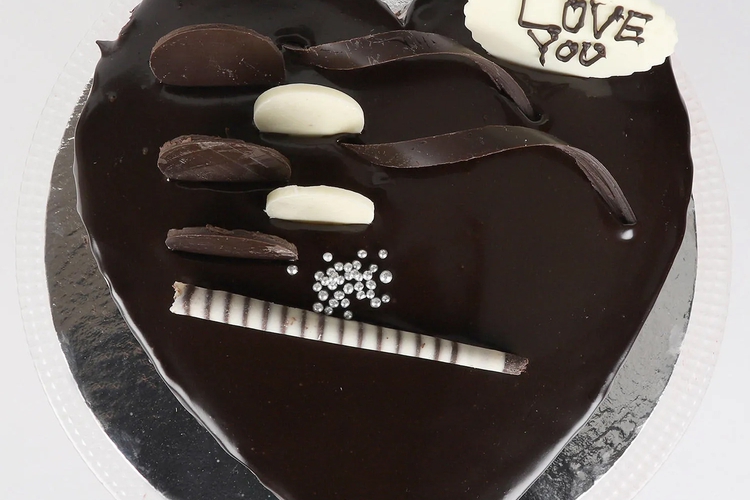 Heart-Shaped Cream Chocolate Cake