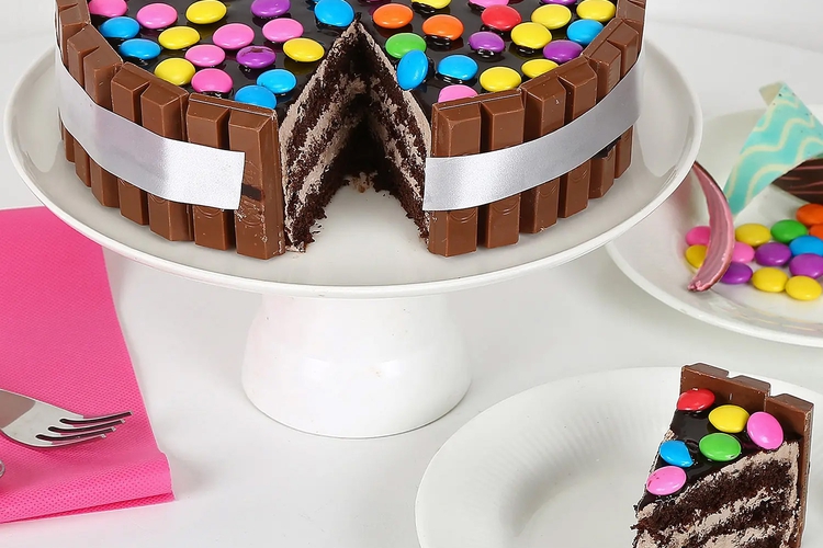 Kit Kat Cake