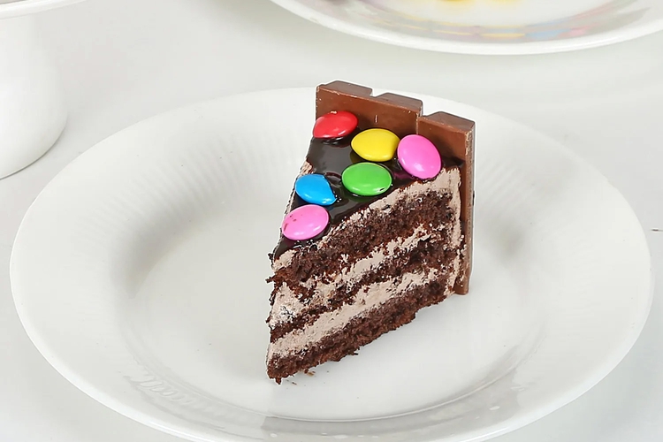 Kit Kat Cake